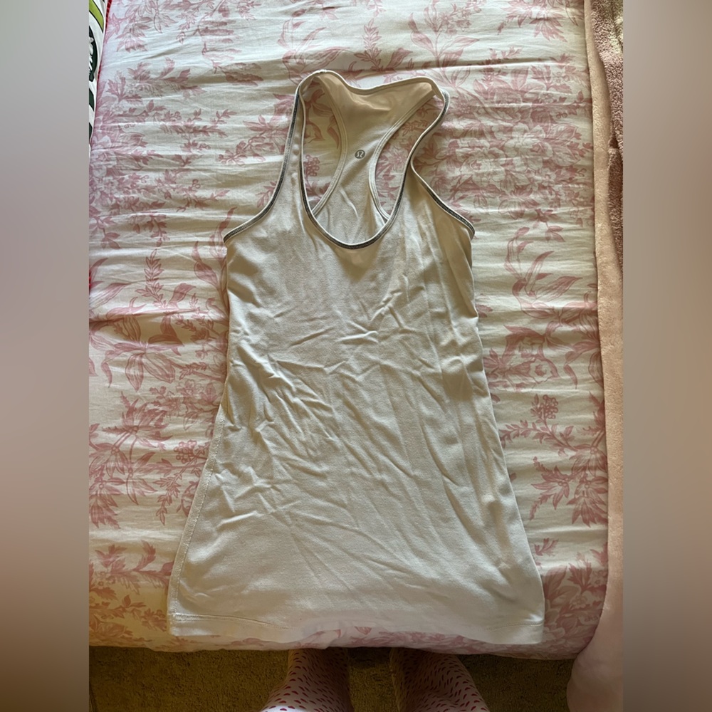 Lululemon women’s white razor back tank top size 6